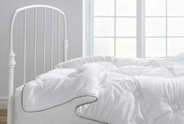 Yataş Bedding Çiftli Dacron 4 Mevsim Light (200 gr) Yorgan (195x215)