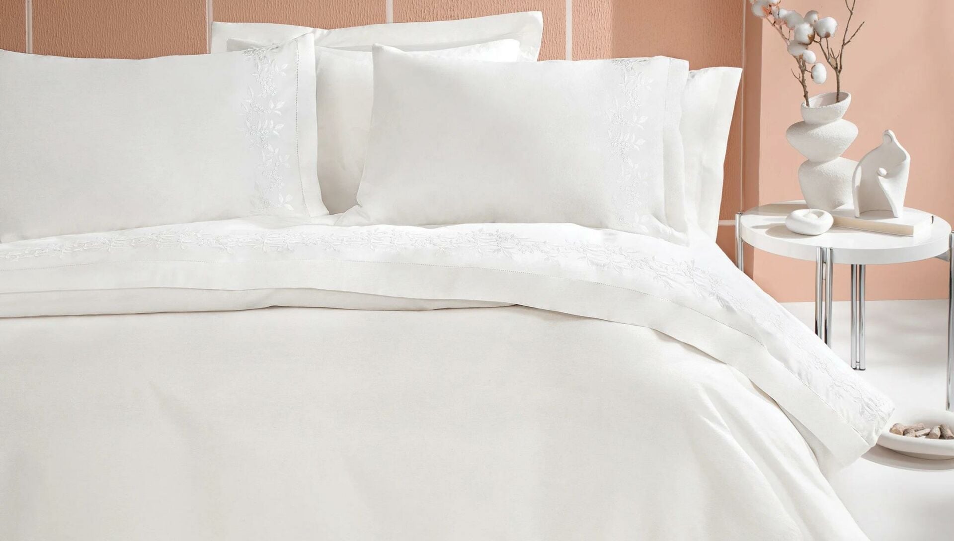 Yataş Bedding Çift Kişilik Olympia Krep Nakışlı Nevresim Takımı - Beyaz
