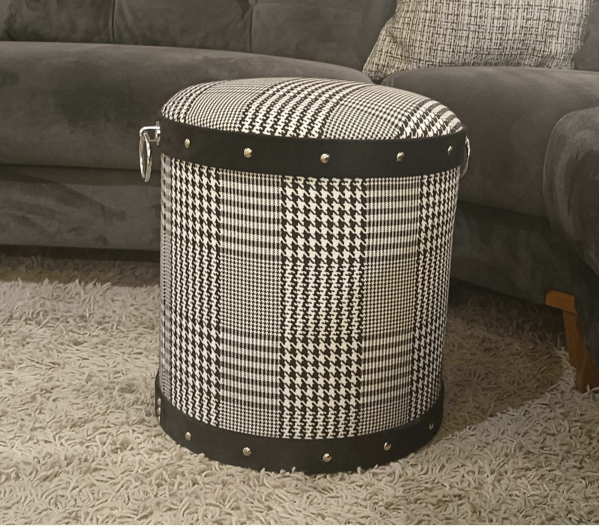 Biev Kapaklı Puf Siyah