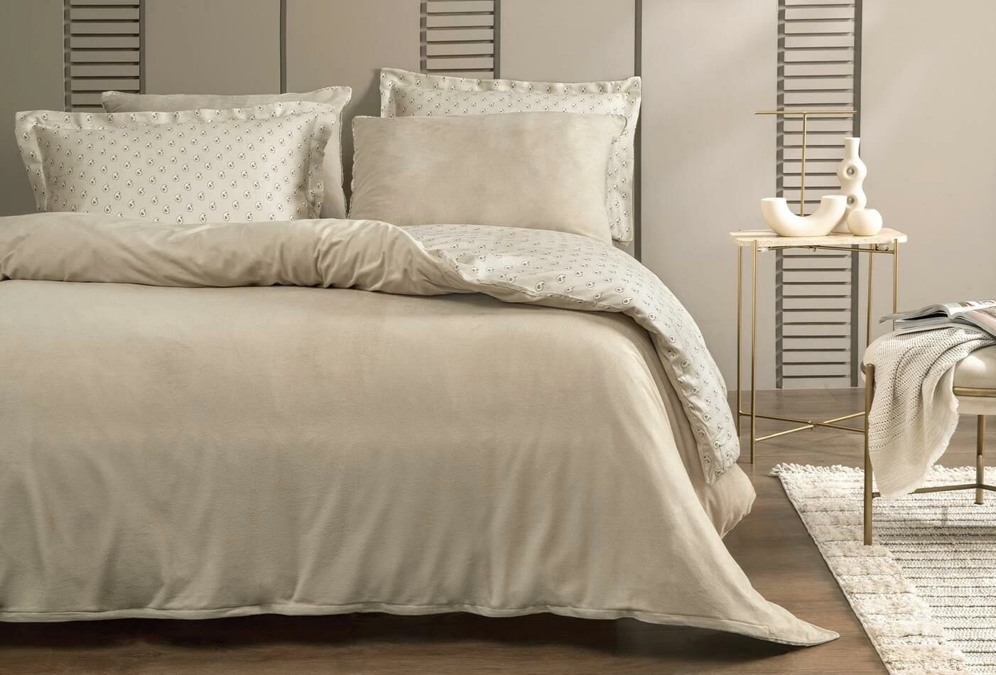 Yataş Bedding Çift Kişilik XL Arwin Kadife Saten Nevresim Takımı - Vizon