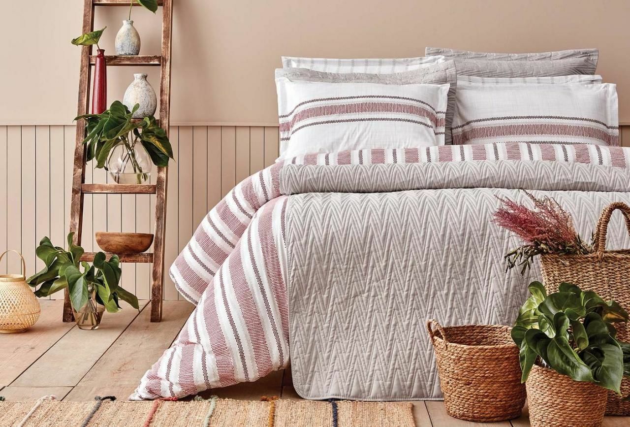 Yataş Bedding Çift Kişilik 7 Parça Yatak Örtülü Nevresim Takımı Seti Simula - Kırmızı