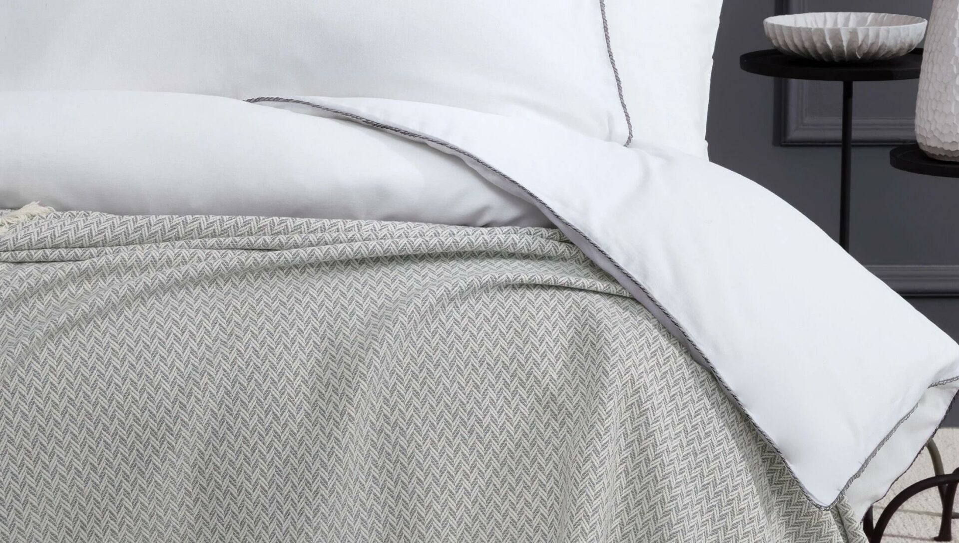 Yataş Bedding Çift Kişilik XL Elfrid Seritli Nevresim Takımı Antrasit