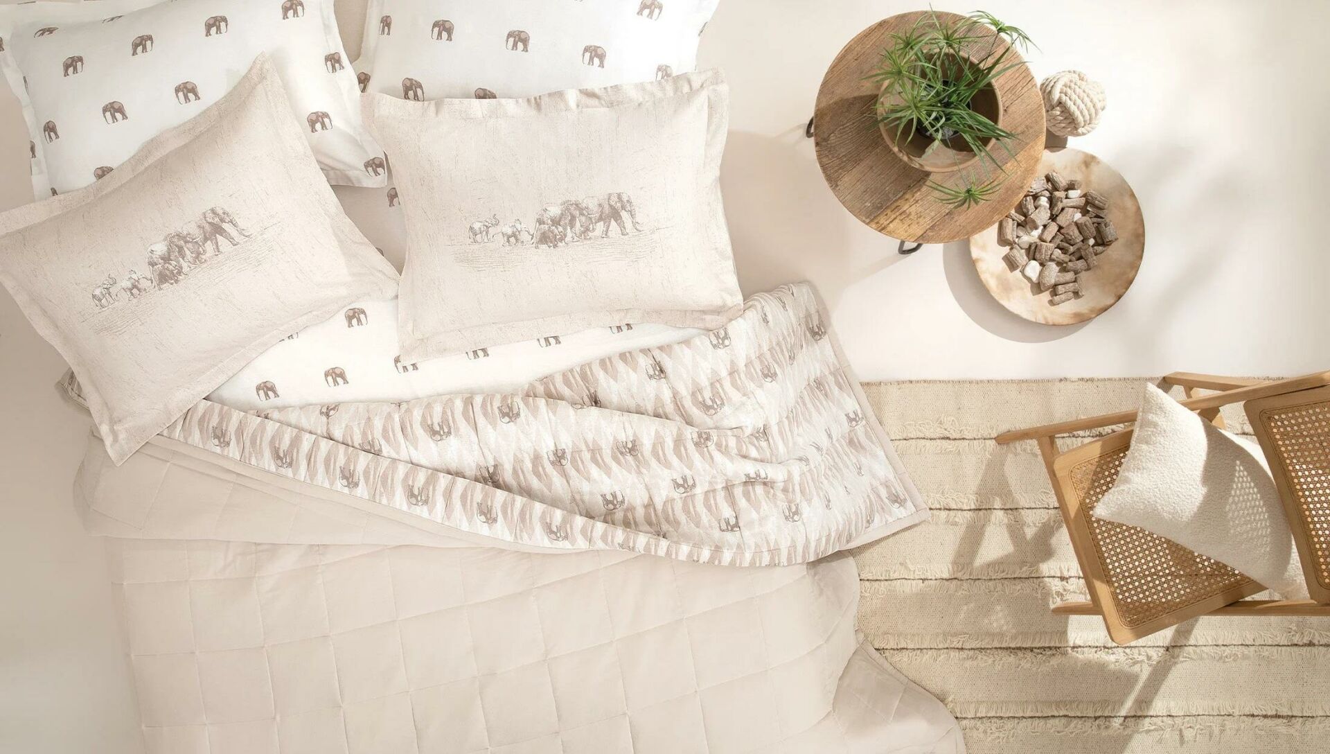 Çift Kişilik Barnet Co Mic Yatak Örtüsü Takımı - Bej