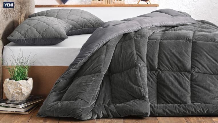 Yataş Bedding Çift Kişilik Vovin Velvet Yorgan - 2 Adet Yastık Kılıfı Hediyeli 250 gr/m2 (195x215) - Antrasit